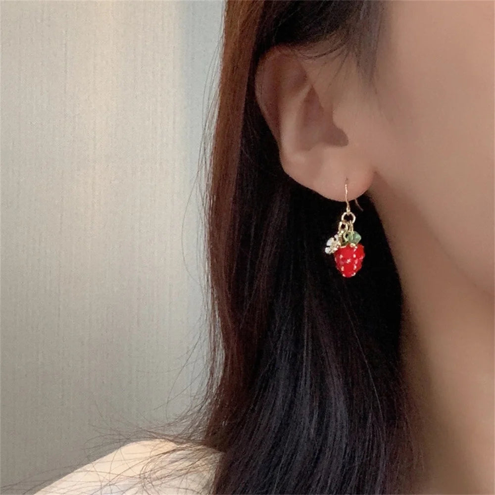 Süßer Ohrschmuck Ohrhänger mit Erdbeere und Blüte