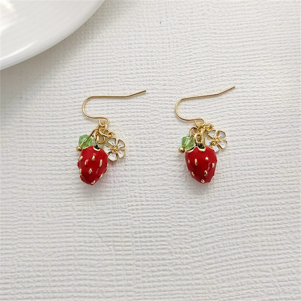 Süßer Ohrschmuck Ohrhänger mit Erdbeere und Blüte