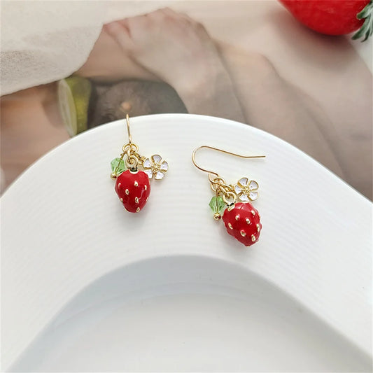 Süßer Ohrschmuck Ohrhänger mit Erdbeere und Blüte
